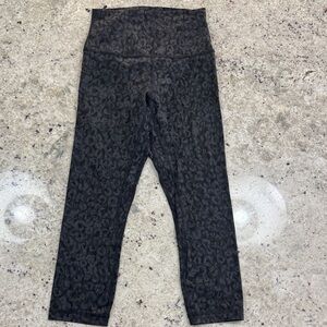 Lululemon Align Black Leopard Print 21” Cropped Leggings Sz 4